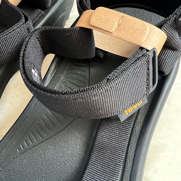 Teva Black Hurricane XLT2 Sandals - Picture 2 of 6